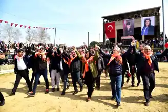 Atça'da Coşkulu Deve Güreşi Festivali!