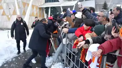 Futbolcunun Üzerine Bariyer Düştü!