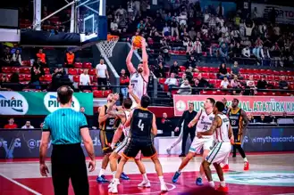 Karşıyaka, Avrupa'da Yaşama Mücadelesi Veriyor!