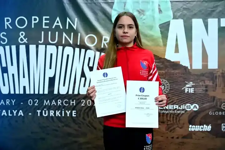 Alara Atmaca Avrupa'da Şampiyon! EFC Özel Ödülü de Onun