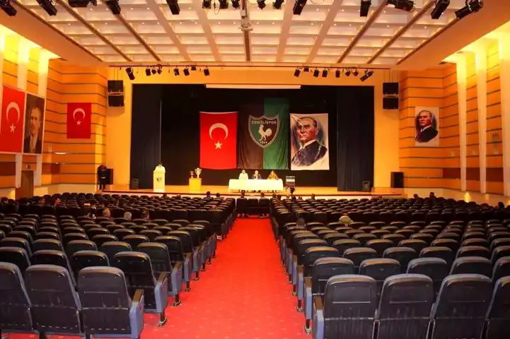 Denizlispor'da Yönetim Krizi Devam Ediyor