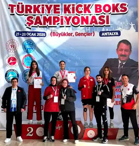 Ecrin Meryem, Kick Boks'ta Türkiye Üçüncüsü!