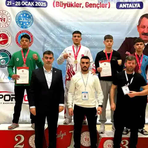 Elazığ'dan Kick Boks Şampiyonları!