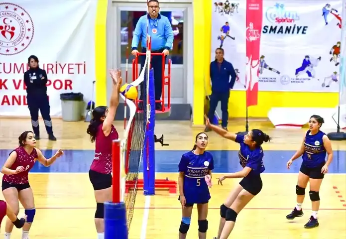 Osmaniye'de Voleybol İl Birinciliği: Samet Aybaba Lisesi Şampiyon!