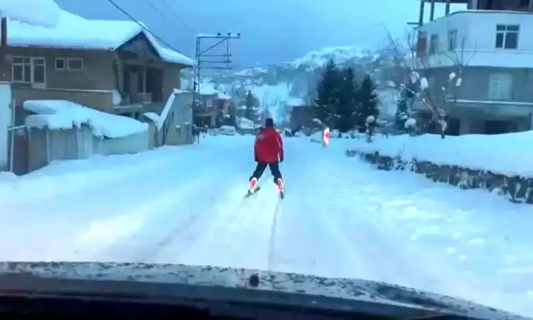 Rize'de Kayakla Bakkala Gidildi!